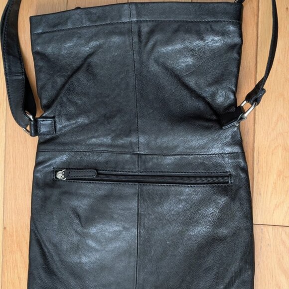 Danier Lether Crossbody Bag Genuine Leather crossbody bag - Picture 13 of 16